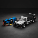 深色板岩背景与经典房车