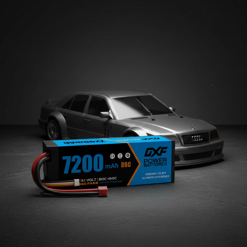 深色板岩背景与经典房车